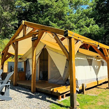 Umpqua'S Last Resort - Wilderness Cabins, Rv Park & Glamping Idleyld Park Exterior photo