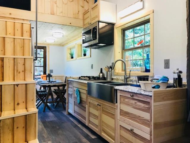 Umpqua'S Last Resort - Wilderness Cabins, Rv Park & Glamping Idleyld Park Exterior photo
