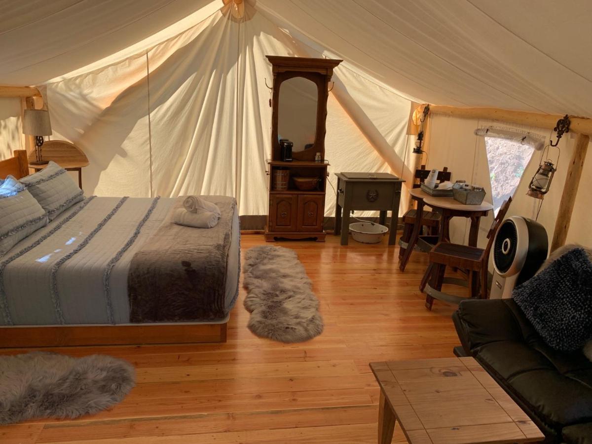 Umpqua'S Last Resort - Wilderness Cabins, Rv Park & Glamping Idleyld Park Exterior photo