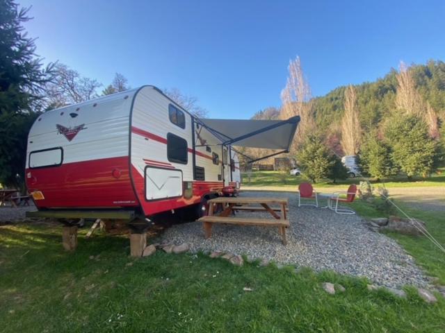 Umpqua'S Last Resort - Wilderness Cabins, Rv Park & Glamping Idleyld Park Exterior photo