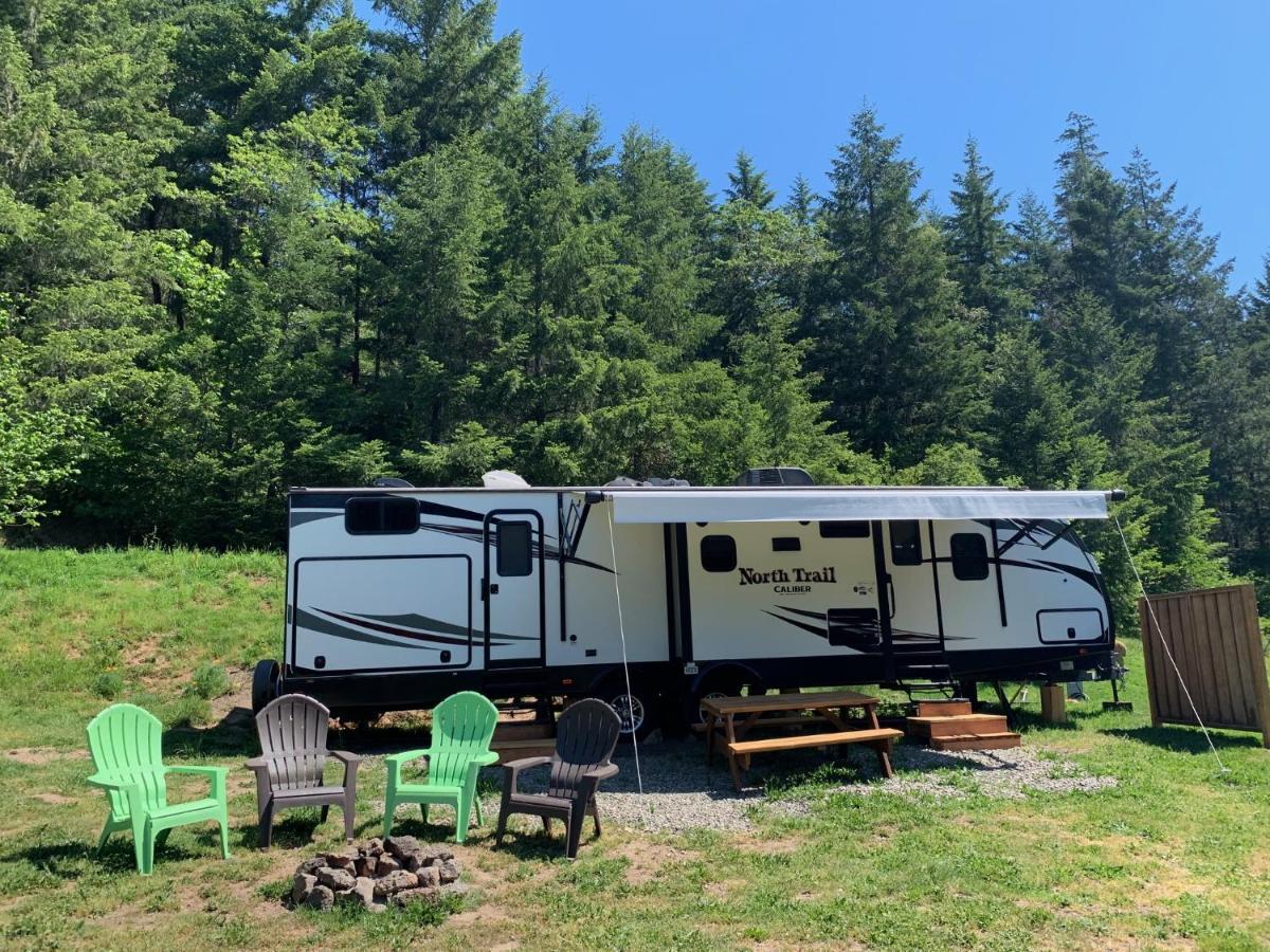 Umpqua'S Last Resort - Wilderness Cabins, Rv Park & Glamping Idleyld Park Exterior photo