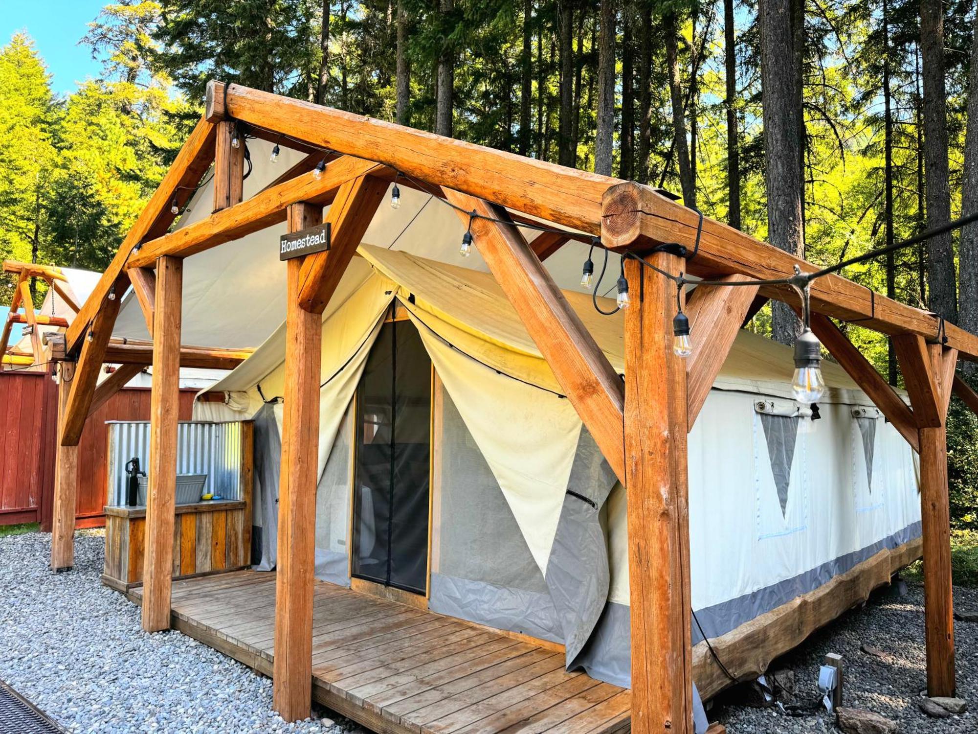 Umpqua'S Last Resort - Wilderness Cabins, Rv Park & Glamping Idleyld Park Exterior photo